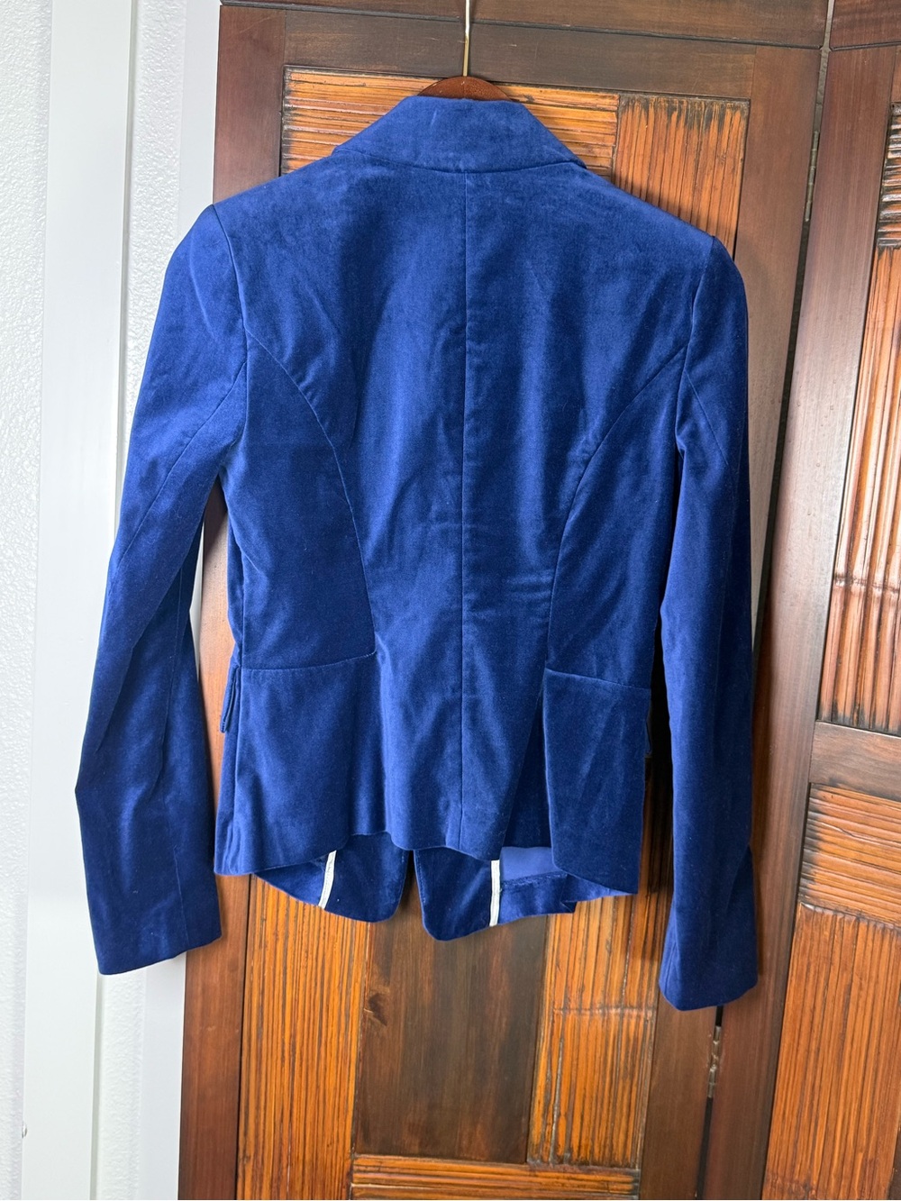WHBM White House Black Market Navy Blue Velvet Blazer Gold Button Jacket Size 00 - Picture 4 of 13
